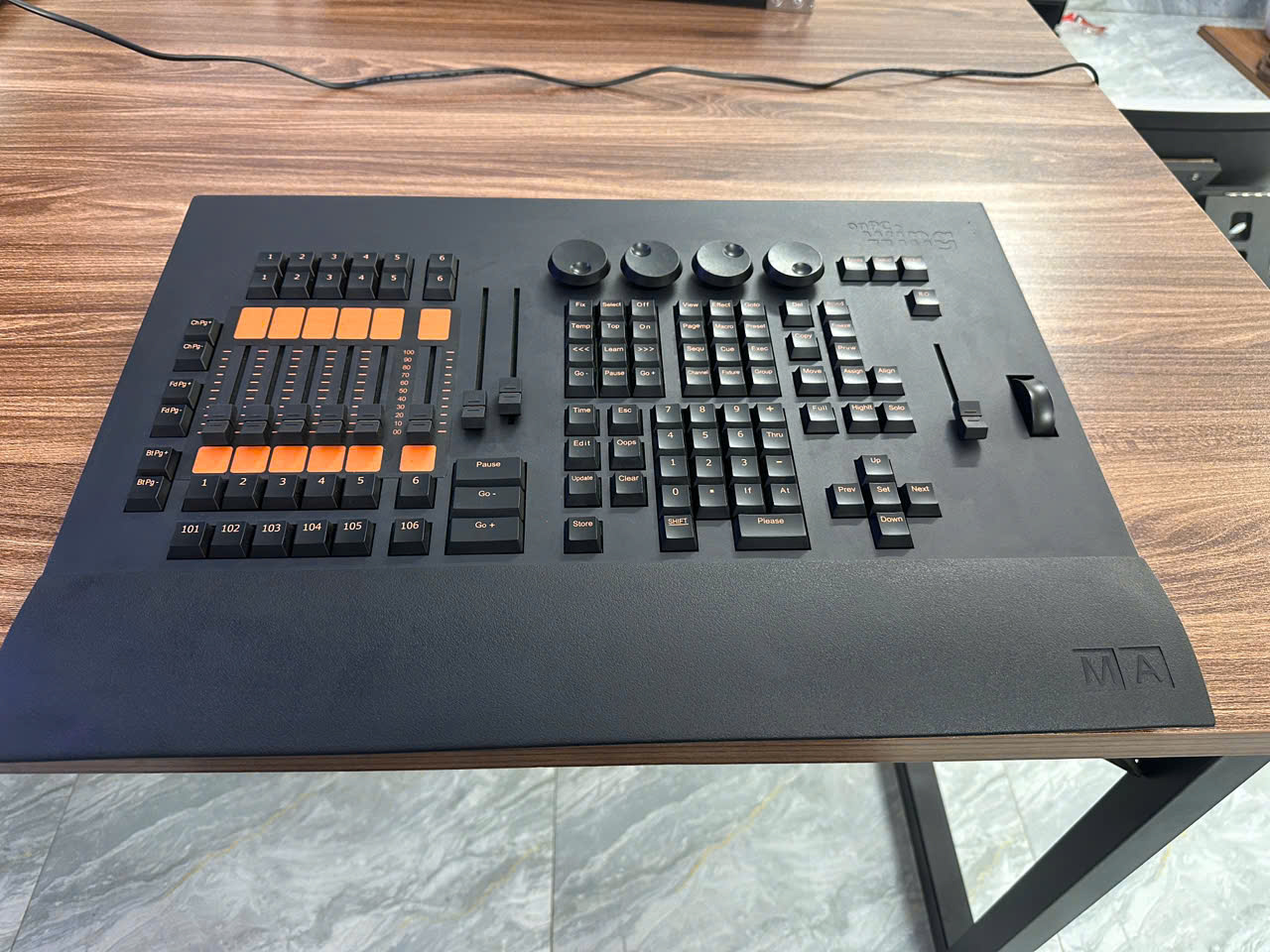 z7100297816994_86f629a6ebe205bacd7400792b3cff91